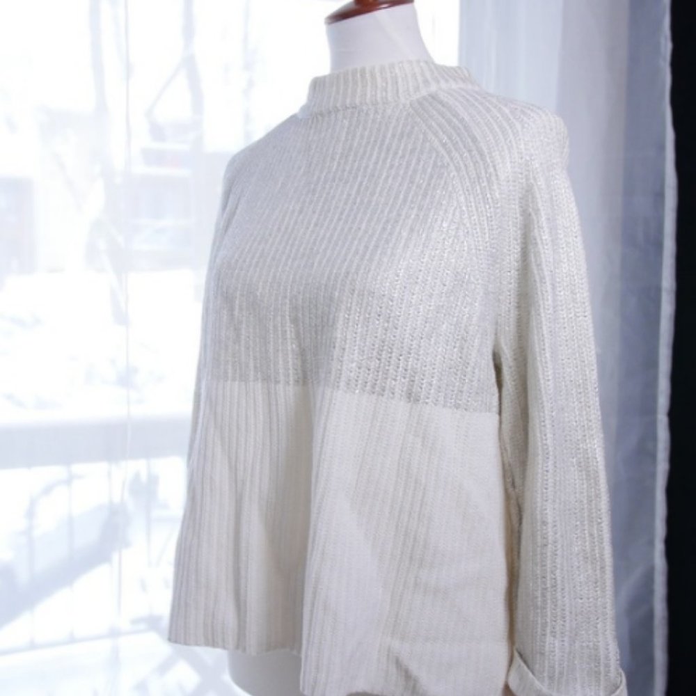 Chicos Melanie Silver Cream Colorblock Mock Neck